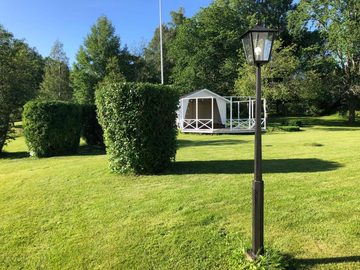 Bredsjoe Gamla Herrgard White Dream Mansion Hällefors Esterno foto